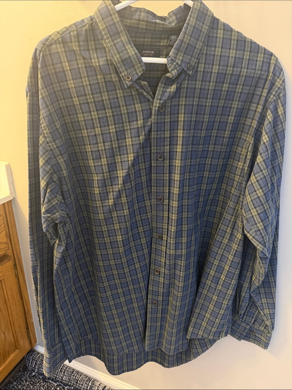 Arrow Men's Blue and Green Plaid Button-Down Shirt - Casual Collared